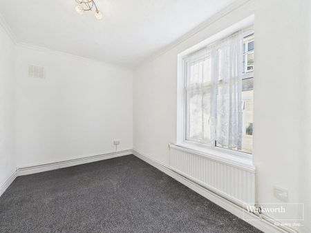 3 bedroom apartment to rent - Photo 4