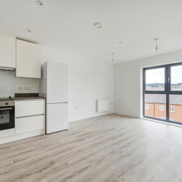 MacArthur House - Photo 1