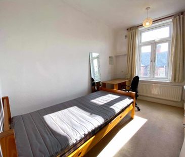 5 bedroom terraced house to rent - Photo 4