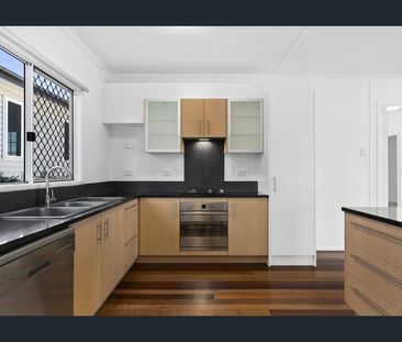 Renovated Home in Mansfield State High School Catchment - Photo 6