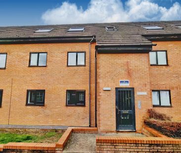 2 Bedroom Flat to Rent in Hampton House, Portland Road, Rushden, No... - Photo 1