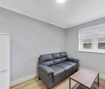 1 bedroom property to rent in London - Photo 2
