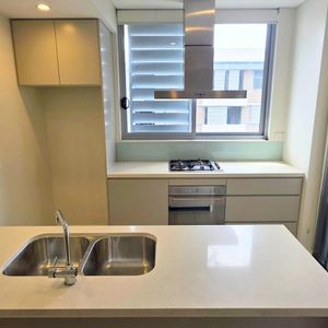 STYLISH LIVING IN 'THE PENINSULA' - Photo 2