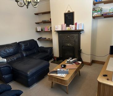 2 bedroom semi-detached house to rent - Photo 2
