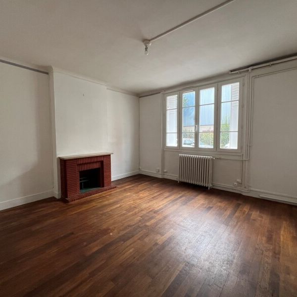Location Appartement 1 pièce 35m² ORLEANS 45000 - Photo 1