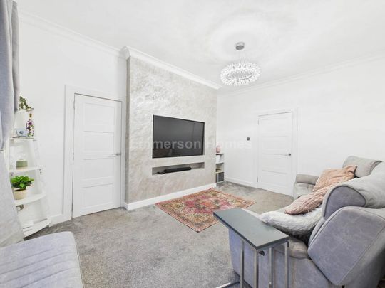 3 bedroom flat to rent - Photo 1