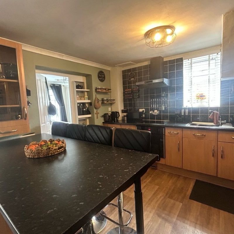 Belloc Close, CRAWLEY - Photo 1