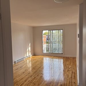 Grand 4 1/2 Rénové à St-Léonard - Photo 3