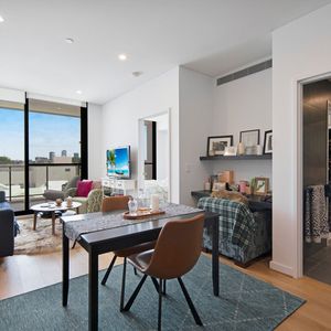 ENJOY A LIFE AT THE CENTRE OF IT ALL IN A MODERN APARTMENT - Photo 2