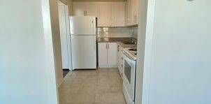 LARGE 1-Bedroom Apartment, Available NOW!!! - Photo 2