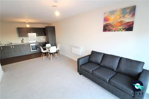 2 bedroom Flat To Rent - Photo 1