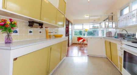 3 Spacious Rooms plus 3 utlity rooms - Photo 4