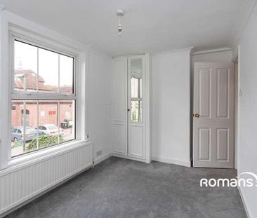Long Garden Walk, Farnham, Surrey, GU9 - Photo 3