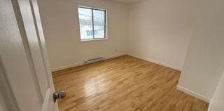 Grand 4 1/2 rez de chaussé - Photo 2