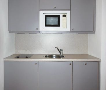 NEUBAUWOHNUNG MIT GARAGENPLATZ UND GARTENMITBENUTZUNG - Photo 1