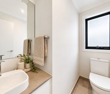 Modern 4 Bedroom Home in sought-after Georges Cove - Photo 4