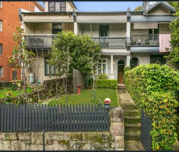 Stylish City-Fringe Living in the Heart of Glebe - Photo 3