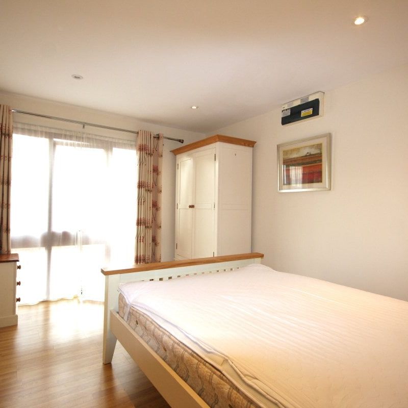 Dallygate - Photo 1