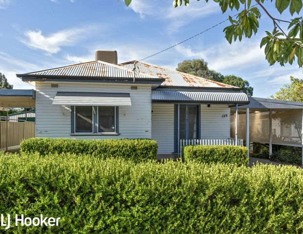 Charming 2-Bedroom, 2-Bathroom Home in Prime North Tamworth Location - Photo 1