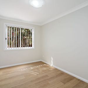 MODERN TWO-BEDROOM GRANNY FLAT IN QUIET FORESTVILLE CUL-DE-SAC - Photo 2