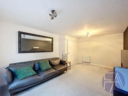 4 bedroom detached house to rent - Photo 2