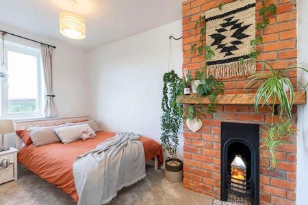 Swindon Lane, Cheltenham, GL50 - Photo 4