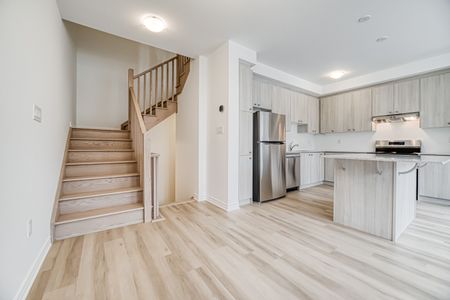 For Lease - 53 Pearen Lane, Barrie, Ontario - Photo 4