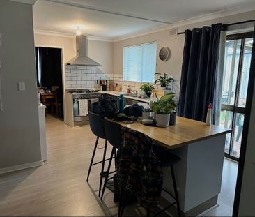 3 BEDROOM FAMILY HOME - Photo 6