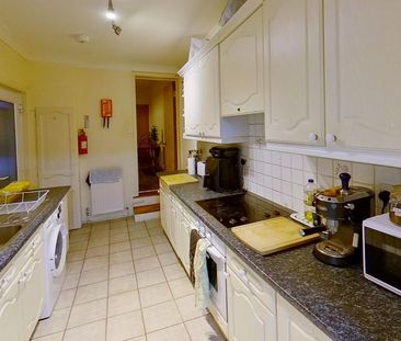 4 bedroom semi-detached house to rent - Photo 3