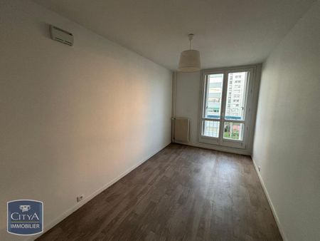 Location Appartement 4 pièces 82m² ST PIERRE DES CORPS 37700 - Photo 2