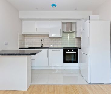 68a High Street, Esher, Surrey, KT10 flat to rent - Photo 4