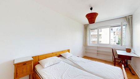 CE BEL APPARTEMENT MEUBLÉ 2 PIÈCES AU CALME à PARIS - Photo 3