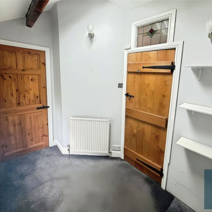 Clough Gate, Grange Moor, WF4 - Photo 1