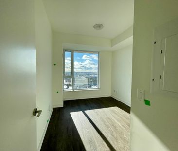 NEXT2 AT ELGIN EAST: BAYVIEW & ELGIN MILLS (2 DAVID EYER RD) AD#101133 - Photo 1