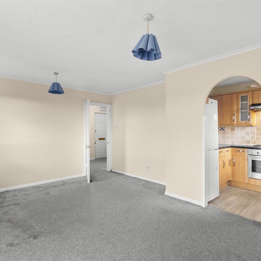 Poets Chase, Aylesbury - Photo 1