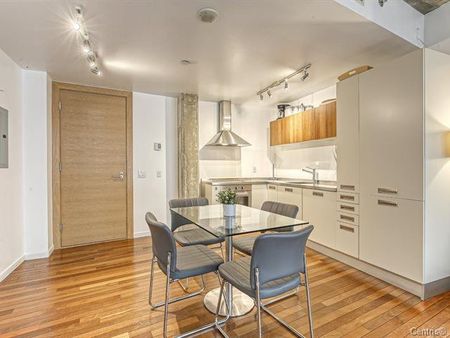 Condo for rent, Montréal (Ville-Marie) - Photo 2
