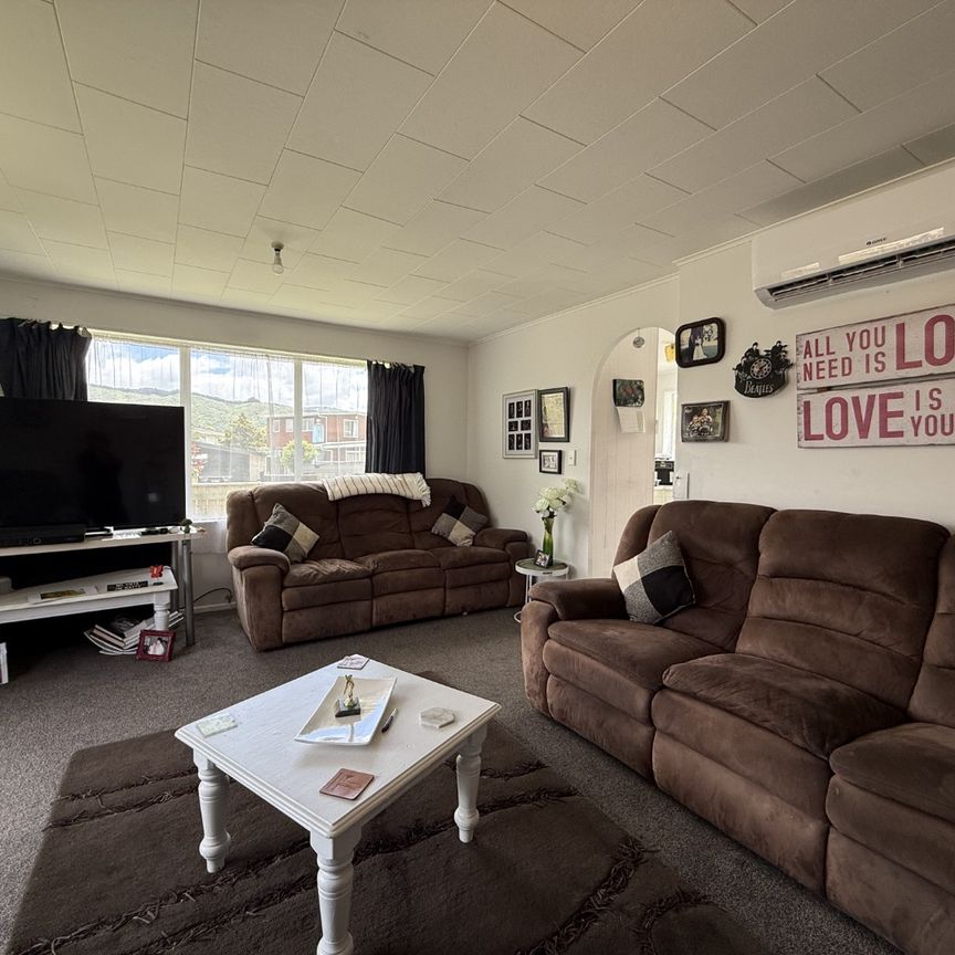 Sunny 2-Bedroom Home - Photo 1