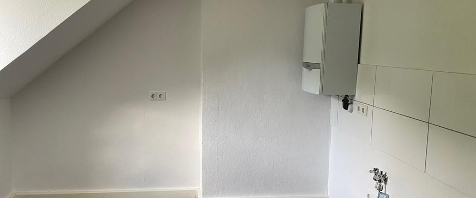 Zentral, charmant & bezugsbereit – Dachgeschosswohnung in Hagen - Photo 1