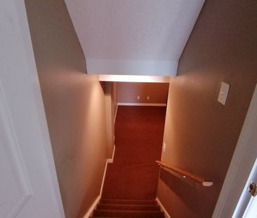 For Lease - 712 Activa Avenue, Kitchener, Ontario - Photo 2