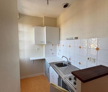 Location Appartement 2 pièces 38m² CHATEAUBRIANT 44110 - Photo 3