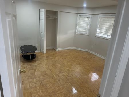 For Lease - 31 Harbourtown Crescent, Brampton, Ontario - Photo 3