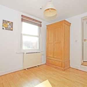 Kneller Road, TW2, London - Photo 2