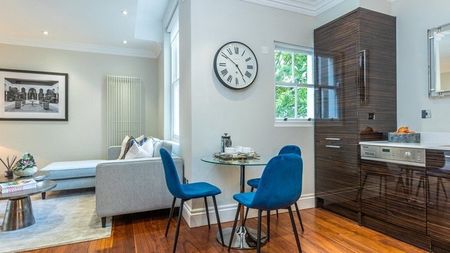 1 bedroom mansion flat with 1 reception and 1 bathroom in 86-92 Kensington Gardens Square, W2 - Photo 2