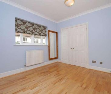 Queens Road, Richmond, TW10 - Photo 3