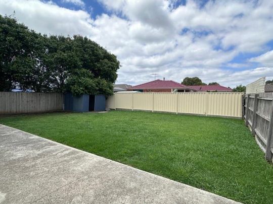 22 Middleham Close, CRANBOURNE WEST - Photo 1