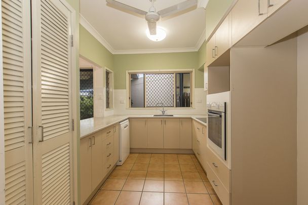 6 Glebe Place, Kirwan - Photo 1