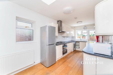 4 bedroom terraced house to rent - Photo 5