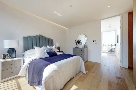 4 bedroom house in London - Photo 3