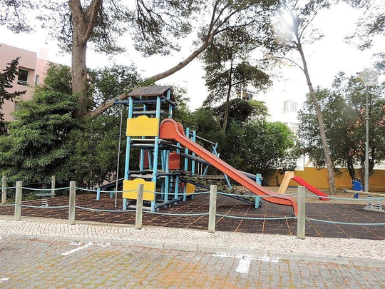 3 Bedroom Apartment with swimming pool, São João do Estoril, Cascais - Photo 1