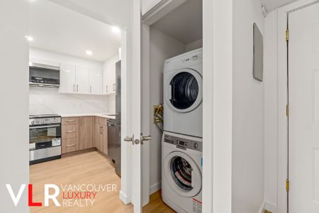 Condo in Downtown Vancouver, BC - Photo 3